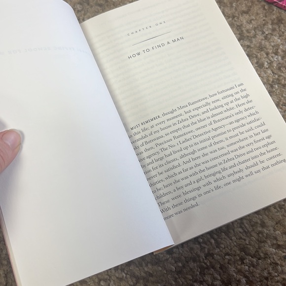 The Kalahari Typing School For Men paperback book Alexander McCall Smith - Picture 5 of 5